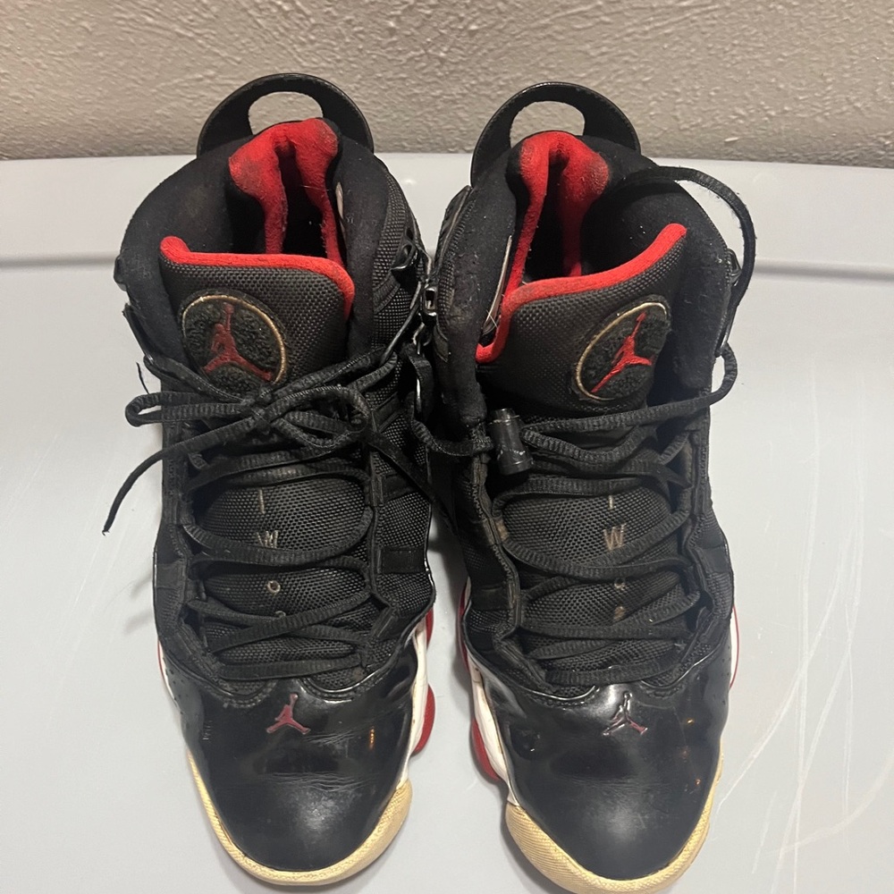 Jordan‎ Black and Red Sneakers